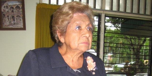 Rosa de Verstegen, Jual Rumah untuk Bangun Sekolah